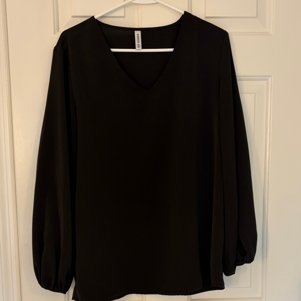 Womens Black V-Neck Long Sleeve Blouse
